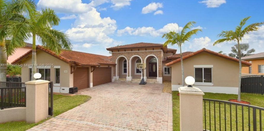 Villa ou maison à Miami, Floride 5 chambres, 314.47 m2 № 1762817