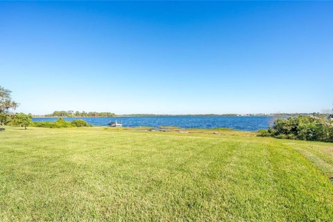 House in Haines City, Florida 3 bedrooms, 144.46 sq.m. № 1614586 - photo 3