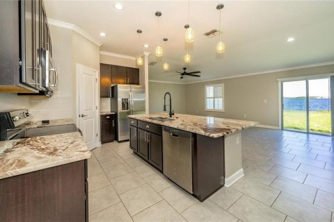House in Haines City, Florida 3 bedrooms, 144.46 sq.m. № 1614586 - photo 6