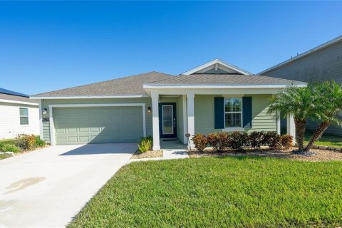 House in Haines City, Florida 3 bedrooms, 144.46 sq.m. № 1614586 - photo 1
