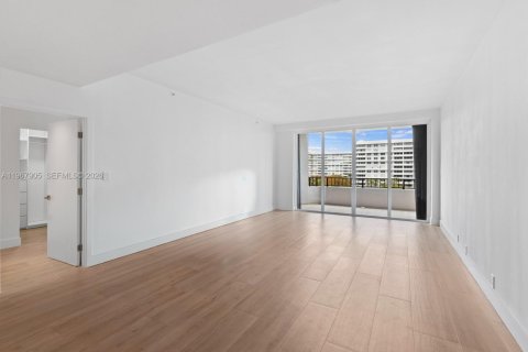 Condo in Key Biscayne, Florida, 2 bedrooms  № 2040911 - photo 5