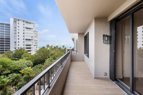 Condo in Key Biscayne, Florida, 2 bedrooms  № 2040911 - photo 8