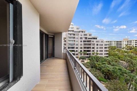 Condo in Key Biscayne, Florida, 2 bedrooms  № 2040911 - photo 10