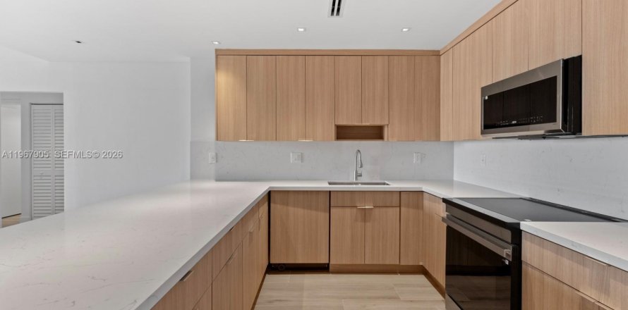 Condo in Key Biscayne, Florida, 2 bedrooms  № 2040911