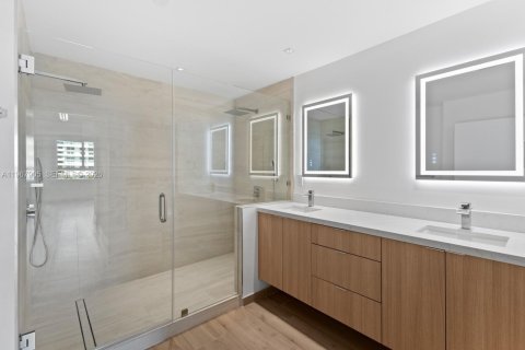 Condo in Key Biscayne, Florida, 2 bedrooms  № 2040911 - photo 14