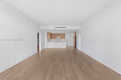 Condo in Key Biscayne, Florida, 2 bedrooms  № 2040911 - photo 4