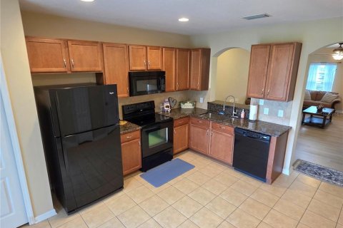 Townhouse in Spring Hill, Florida 2 bedrooms, 114.83 sq.m. № 2383889 - photo 9