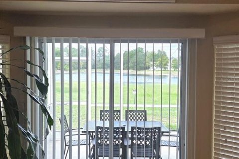 Townhouse in Spring Hill, Florida 2 bedrooms, 114.83 sq.m. № 2383889 - photo 12