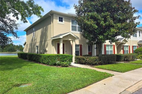Townhouse in Spring Hill, Florida 2 bedrooms, 114.83 sq.m. № 2383889 - photo 2