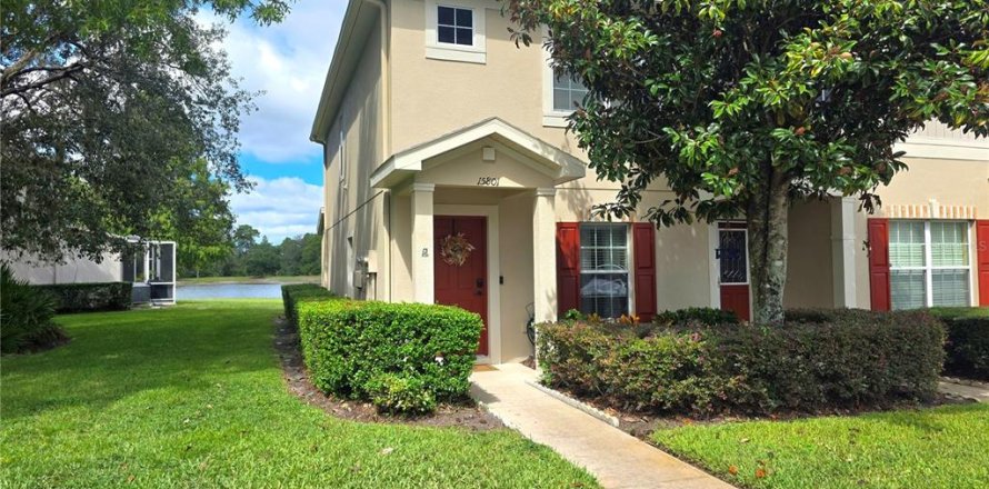 Townhouse in Spring Hill, Florida 2 bedrooms, 114.83 sq.m. № 2383889