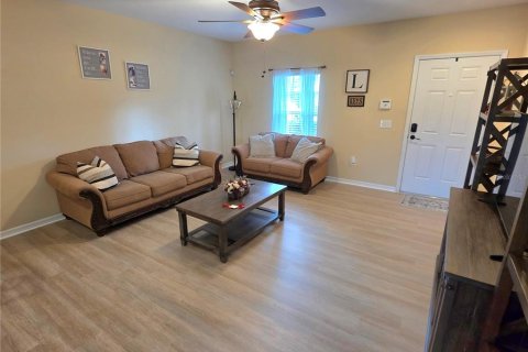 Townhouse in Spring Hill, Florida 2 bedrooms, 114.83 sq.m. № 2383889 - photo 5
