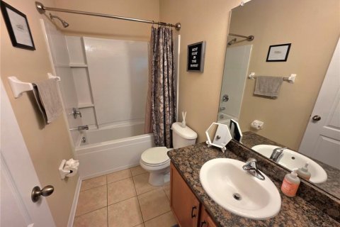 Townhouse in Spring Hill, Florida 2 bedrooms, 114.83 sq.m. № 2383889 - photo 17