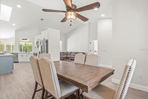 House in Homosassa, Florida 3 bedrooms, 223.52 sq.m. № 1908653 - photo 7