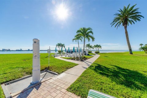 Condo in Clearwater, Florida, 2 bedrooms  № 759586 - photo 10