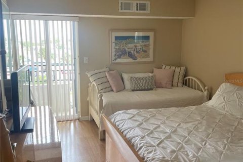 Condo in Clearwater, Florida, 2 bedrooms  № 759586 - photo 12