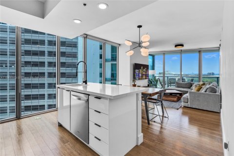 Condo in Miami, Florida, 2 bedrooms  № 1840729 - photo 4