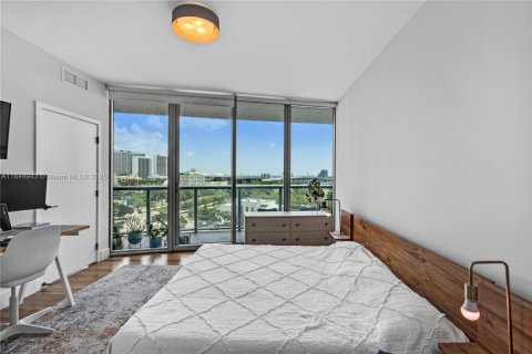Condo in Miami, Florida, 2 bedrooms  № 1840729 - photo 13