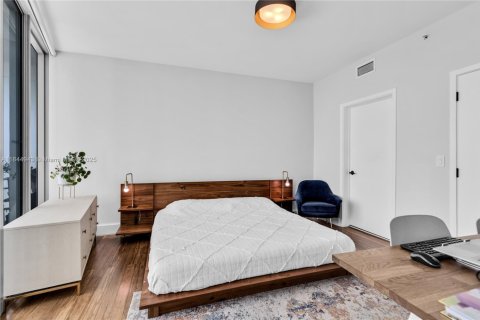 Condo in Miami, Florida, 2 bedrooms  № 1840729 - photo 11