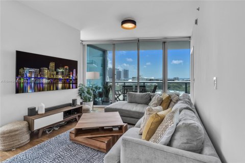 Condo in Miami, Florida, 2 bedrooms  № 1840729 - photo 2