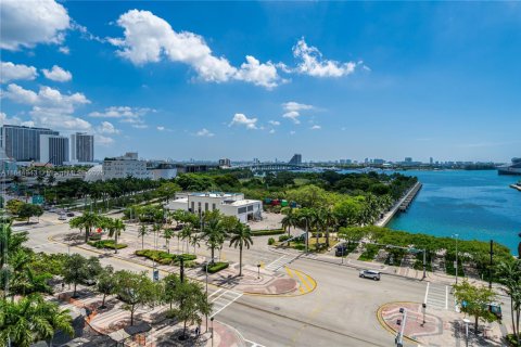 Condo in Miami, Florida, 2 bedrooms  № 1840729 - photo 28