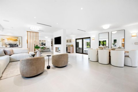 Villa ou maison à vendre à Pinecrest, Floride: 4 chambres, 253.53 m2 № 2418076 - photo 8
