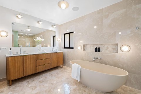 Villa ou maison à vendre à Pinecrest, Floride: 4 chambres, 253.53 m2 № 2418076 - photo 15