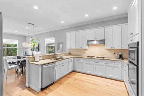House in Parkland, Florida 5 bedrooms, 304.81 sq.m. № 1739412 - photo 10