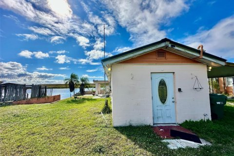 Appartement à louer à Okeechobee, Floride: 1 chambre № 1996576 - photo 1