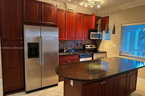 Apartment in Fort Lauderdale, Florida 1 bedroom, 58.9 sq.m. № 2001571 - photo 11