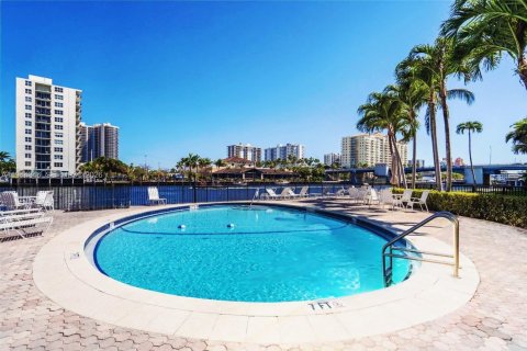 Apartment in Fort Lauderdale, Florida 1 bedroom, 58.9 sq.m. № 2001571 - photo 3