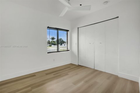 Villa ou maison à vendre à Miami, Floride: 4 chambres, 115.57 m2 № 2056557 - photo 21
