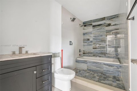 Villa ou maison à vendre à Miami, Floride: 4 chambres, 115.57 m2 № 2056557 - photo 23