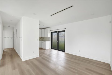 Villa ou maison à vendre à Miami, Floride: 4 chambres, 115.57 m2 № 2056557 - photo 9