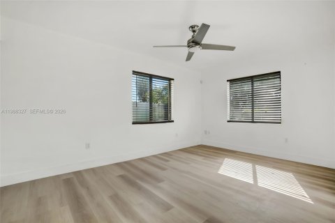 Villa ou maison à vendre à Miami, Floride: 4 chambres, 115.57 m2 № 2056557 - photo 24