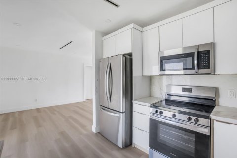 Villa ou maison à vendre à Miami, Floride: 4 chambres, 115.57 m2 № 2056557 - photo 14