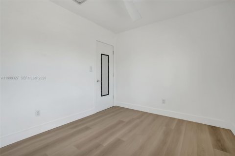 Villa ou maison à vendre à Miami, Floride: 4 chambres, 115.57 m2 № 2056557 - photo 20