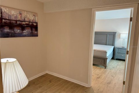 Condo in Madeira Beach, Florida, 1 bedroom  № 1735265 - photo 25