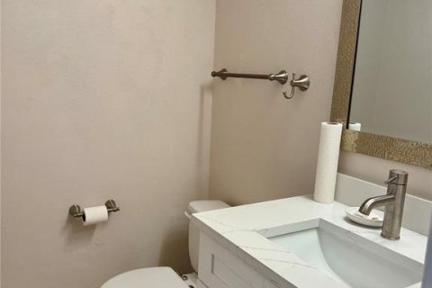 Condo in Madeira Beach, Florida, 1 bedroom  № 1735265 - photo 14