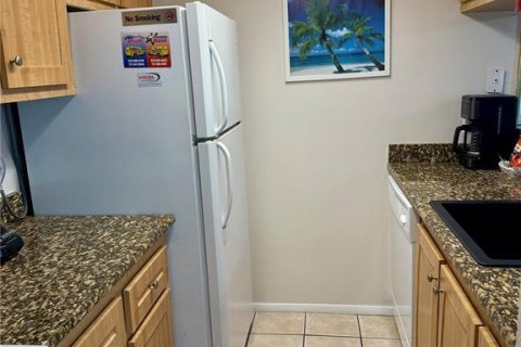 Condo in Madeira Beach, Florida, 1 bedroom  № 1735265 - photo 9