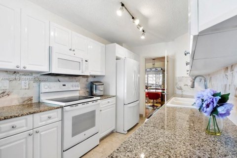 Condominio en venta en Sunny Isles Beach, Florida, 2 dormitorios, 169.08 m2 № 1984238 - foto 14