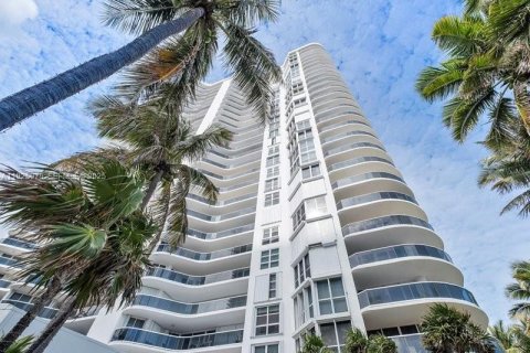 Condominio en venta en Sunny Isles Beach, Florida, 2 dormitorios, 169.08 m2 № 1984238 - foto 8