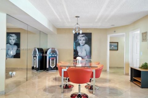 Condominio en venta en Sunny Isles Beach, Florida, 2 dormitorios, 169.08 m2 № 1984238 - foto 28