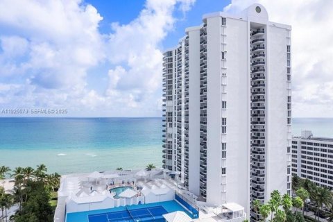 Condominio en venta en Sunny Isles Beach, Florida, 2 dormitorios, 169.08 m2 № 1984238 - foto 4