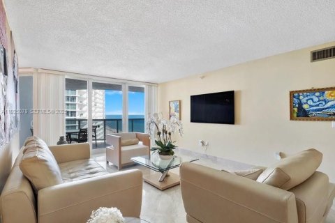 Condominio en venta en Sunny Isles Beach, Florida, 2 dormitorios, 169.08 m2 № 1984238 - foto 12