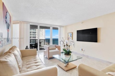 Condominio en venta en Sunny Isles Beach, Florida, 2 dormitorios, 169.08 m2 № 1984238 - foto 25