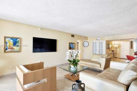 Condominio en venta en Sunny Isles Beach, Florida, 2 dormitorios, 169.08 m2 № 1984238 - foto 22