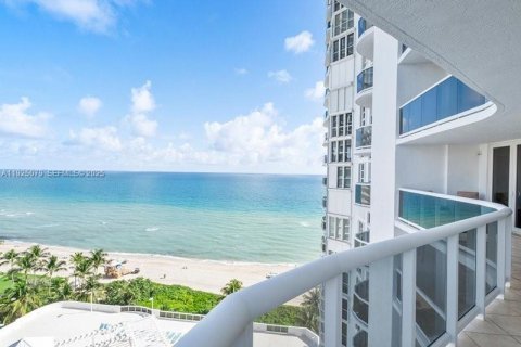 Condominio en venta en Sunny Isles Beach, Florida, 2 dormitorios, 169.08 m2 № 1984238 - foto 1