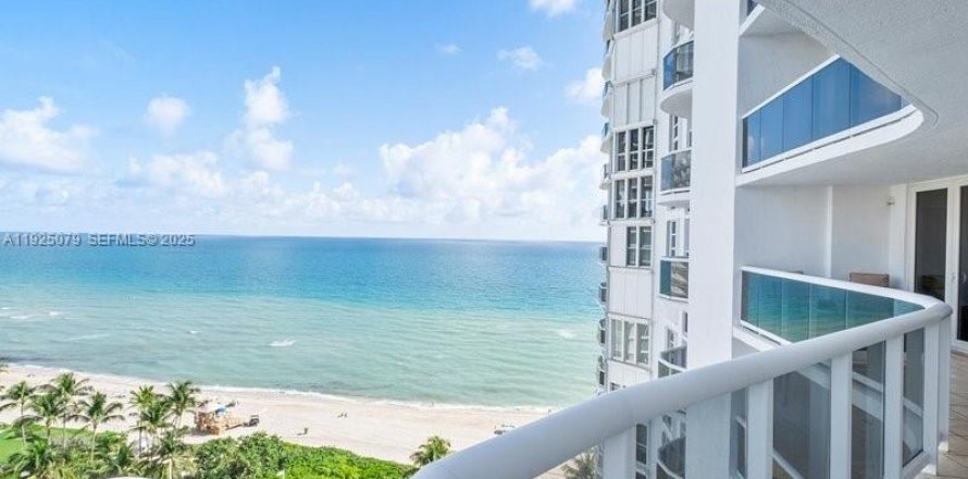 Condominio en Sunny Isles Beach, Florida, 2 dormitorios  № 1984238
