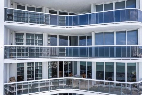 Condominio en venta en Sunny Isles Beach, Florida, 2 dormitorios, 169.08 m2 № 1984238 - foto 7