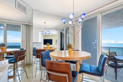 Condominio en venta en Sunny Isles Beach, Florida, 2 dormitorios, 169.08 m2 № 1984238 - foto 13